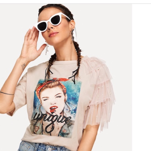 💞Graphic Tee💞 - Picture 1 of 7